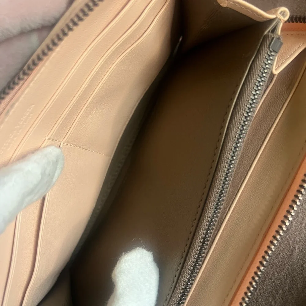 Bottega Veneta Nappa Intrecciato Zip Around wallet. - Picture 10 of 16